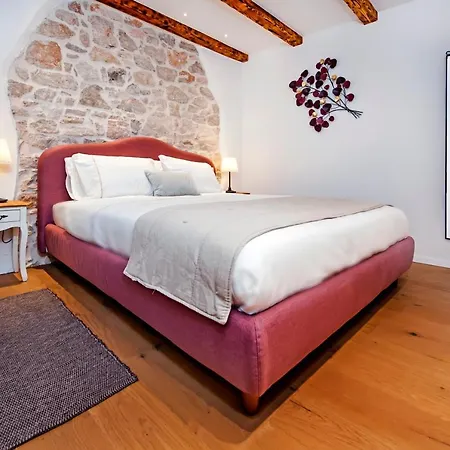 Casa De Amicis Апартаменты Ровинь