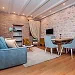 Casa De Amicis * 로비니